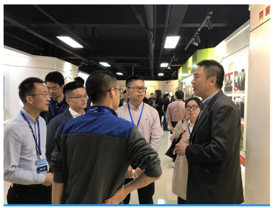 青年科学家探营.jpg